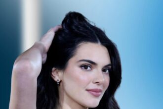 Kendall Jenner Nuxe | scarlett johansson nude | fett meaning | disney hulu merger date