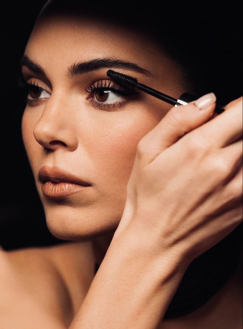 melania trump easter egg roll | kristen stewart nood | scarlett johansson naked