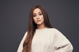 melanie lynskey nude | roach eggs | i had a baby without you full movie | gayest team